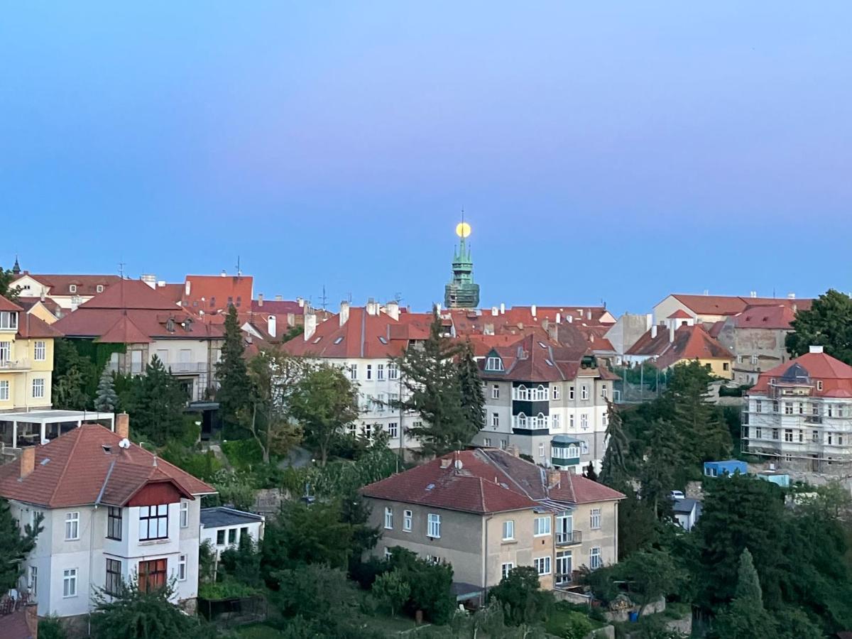 Garden View Apartment Znojmo Buitenkant foto