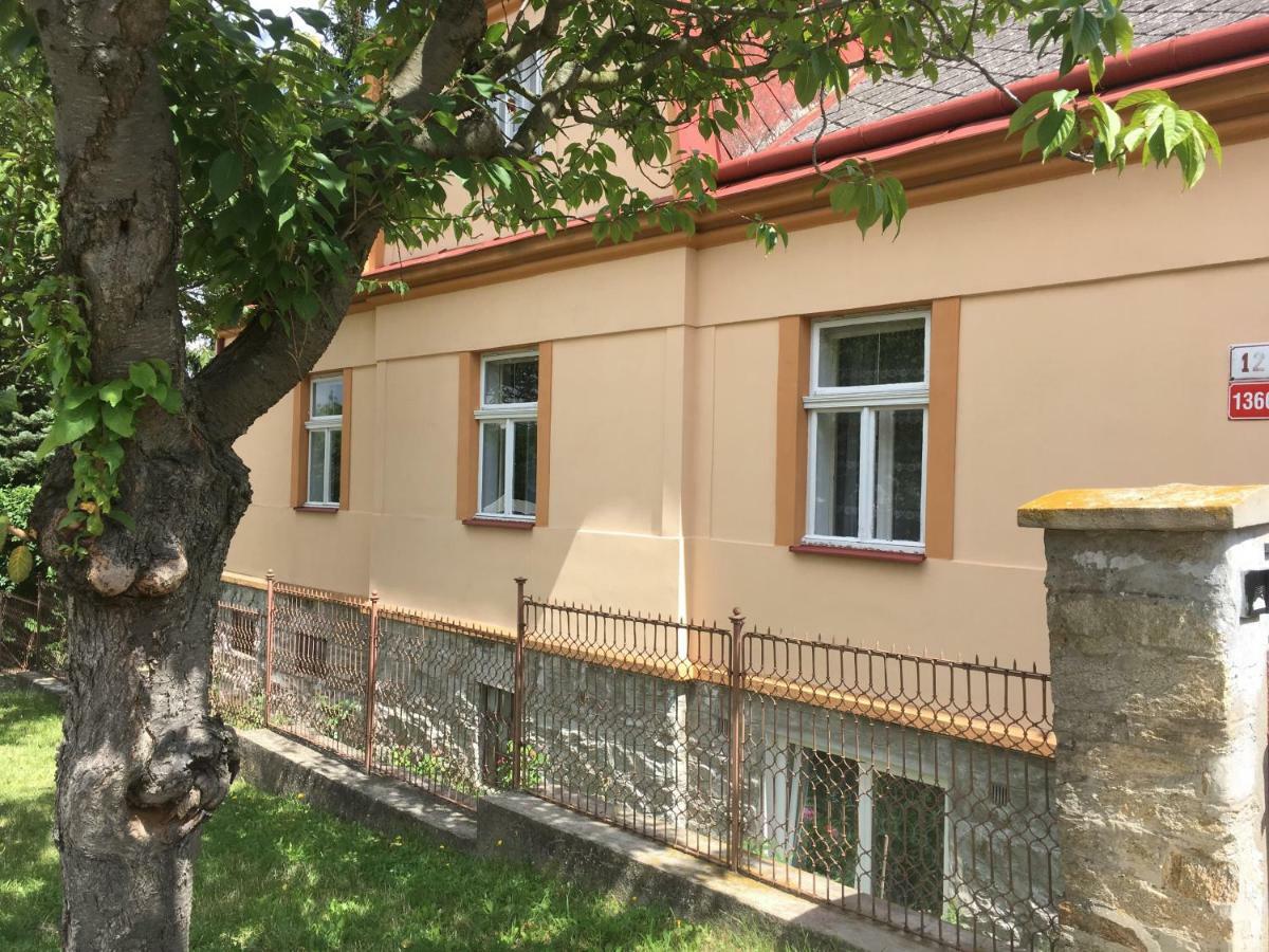 Garden View Apartment Znojmo Buitenkant foto